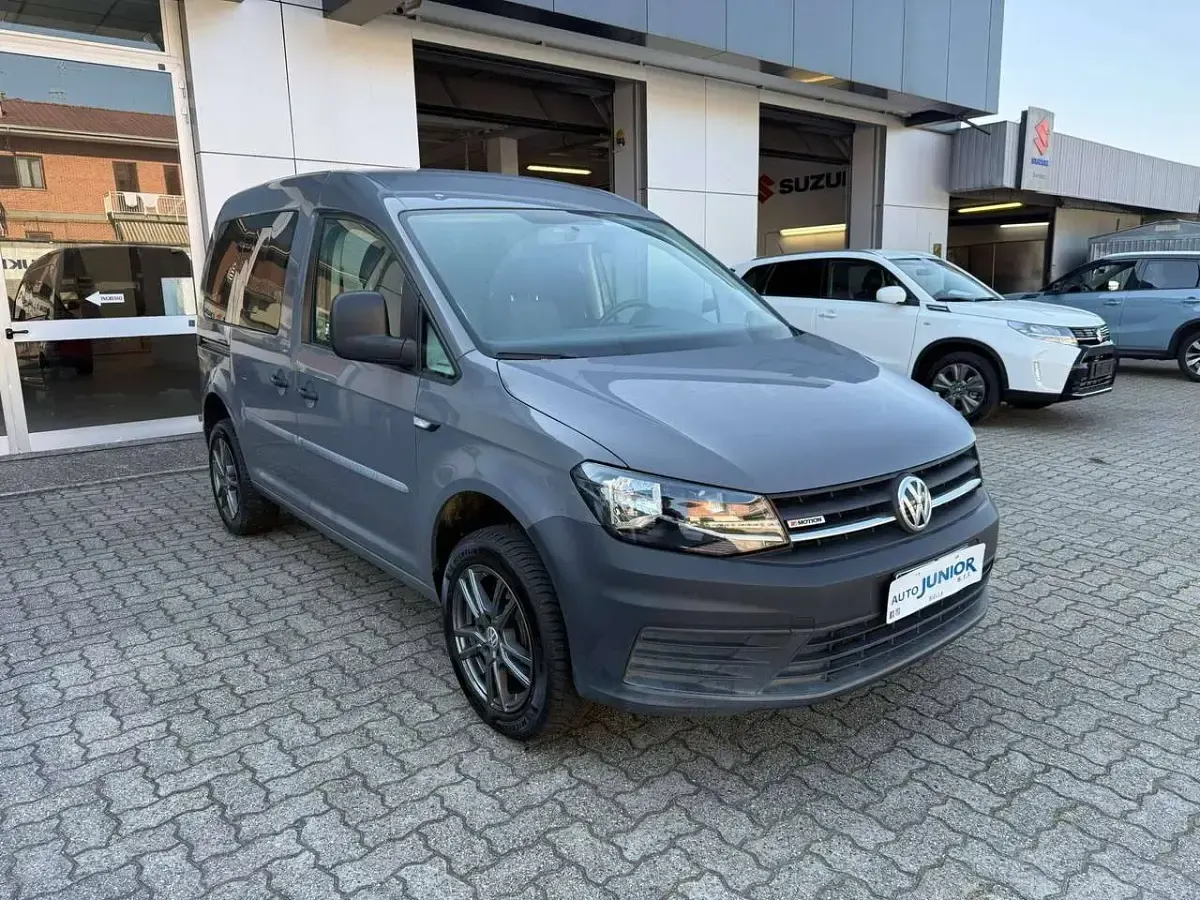 Usata VW Caddy 122 CV (89 kW) 2017 Grigio Monovolume