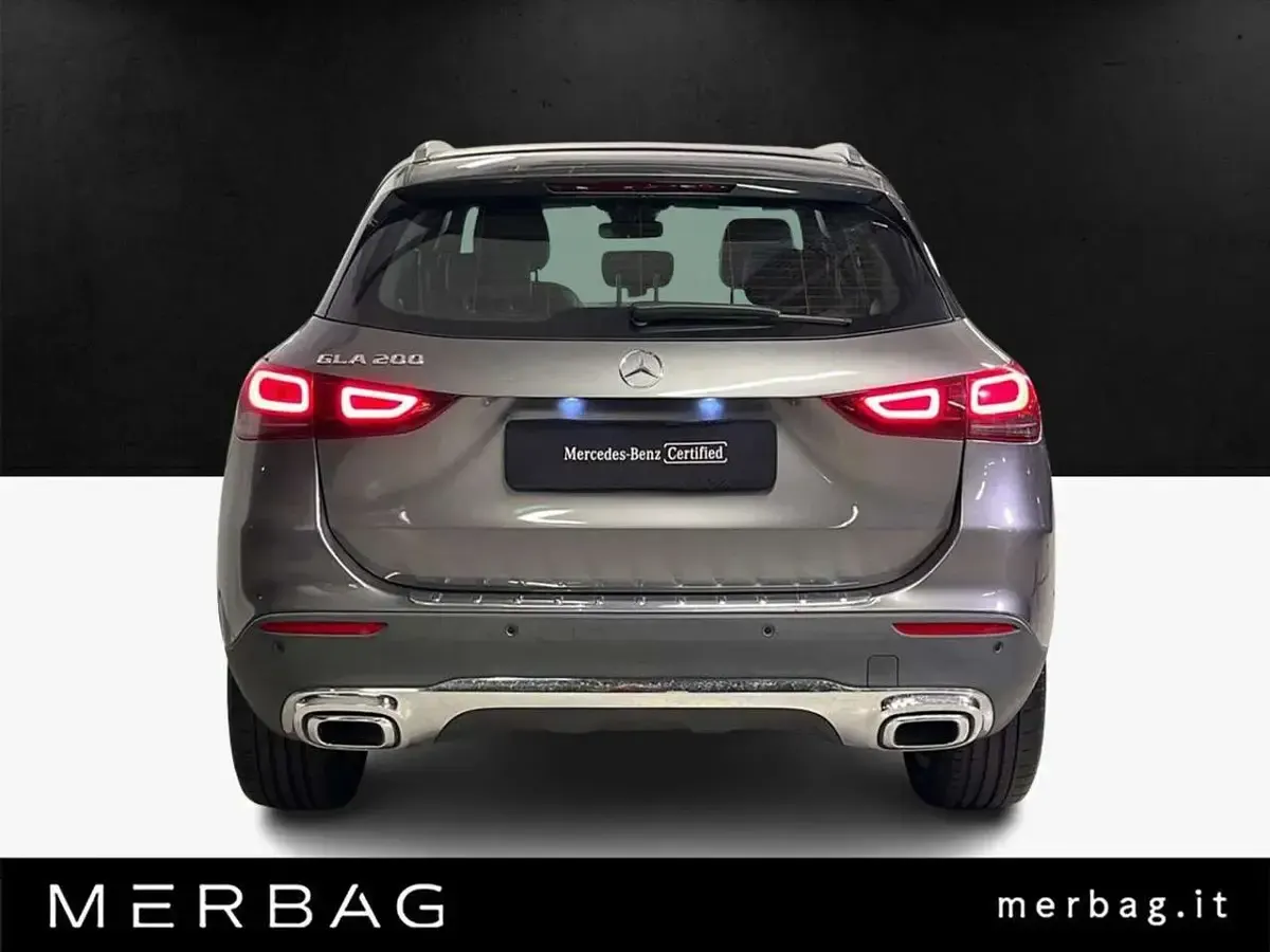 Usata Mercedes GLA200 163 CV (119 kW) 2021 Grigio SUV