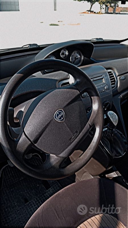 Usata Lancia Ypsilon 60 CV (44 kW) 2007 Nero Utilitaria