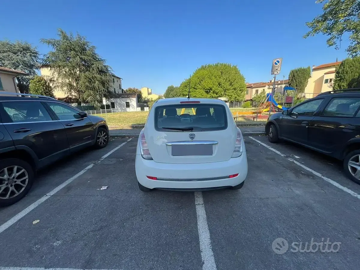 Usata Lancia Ypsilon 75 CV (55 kW) 2011 Bianco Utilitaria