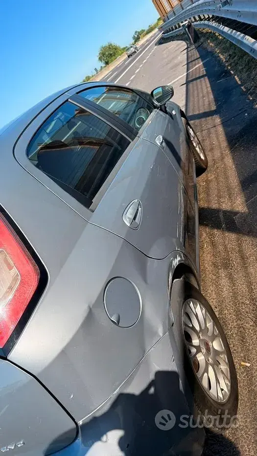 Usata Fiat Punto Evo 77 CV (56 kW) 2012 Grigio Utilitaria