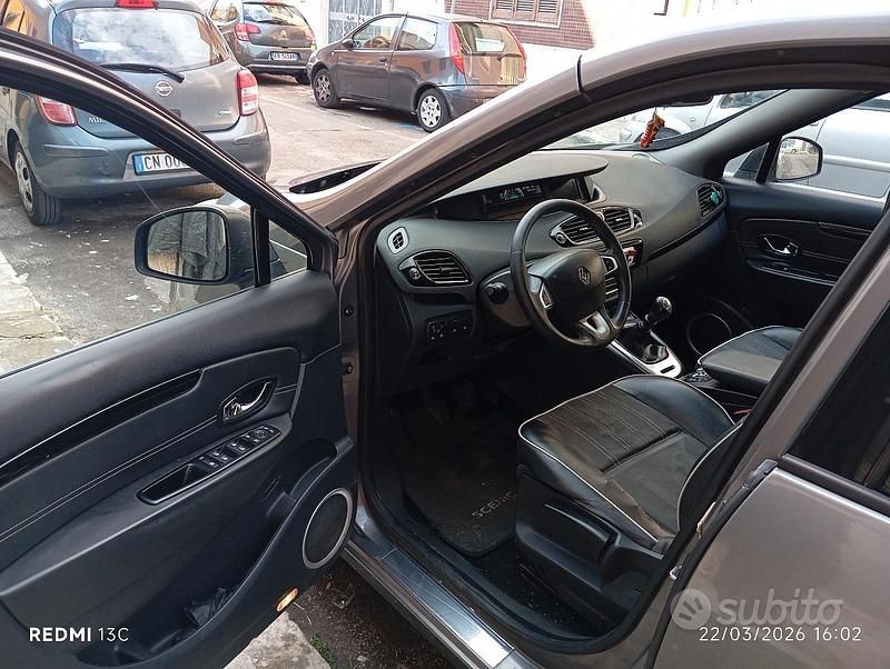 Usata Renault Scénic III 110 CV (80 kW) 2012 Monovolume