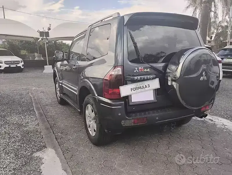 Usata Mitsubishi Pajero Instyle 160 CV (117 kW) 2005 Blu SUV