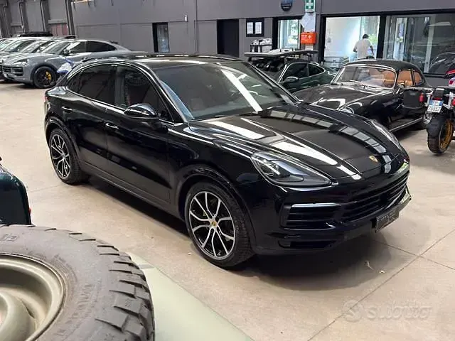 Usata Porsche Cayenne 340 CV (250 kW) 2019 Nero metallizzato SUV