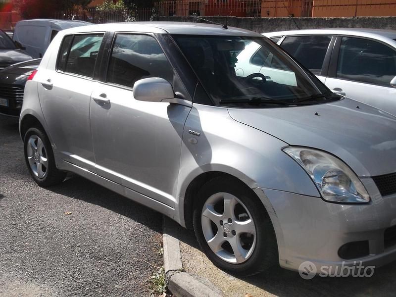 Usata Suzuki Swift GLX 69 CV (50 kW) 2006 Grigio Berlina