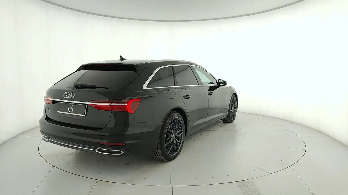 Usata Audi A6 Comfort 204 CV (150 kW) 2020 Nero Station wagon