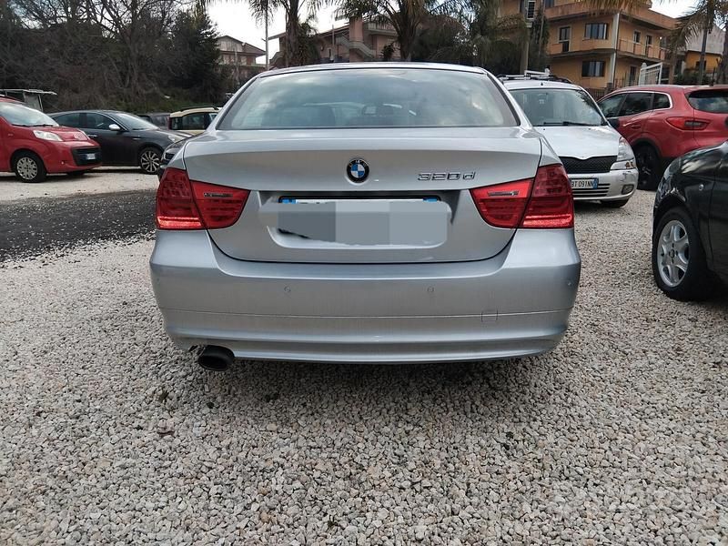 Usata BMW 320 177 CV (130 kW) 2009 Grigio Berlina