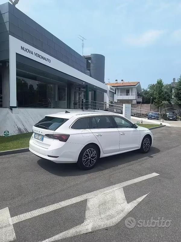 Usata Skoda Octavia 130 CV (95 kW) 2024 Bianco Station wagon