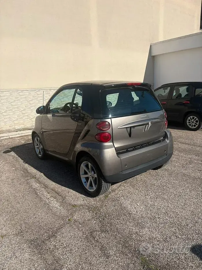 Usata Smart ForTwo Coupé 71 CV (52 kW) 2010 Grigio Coupé