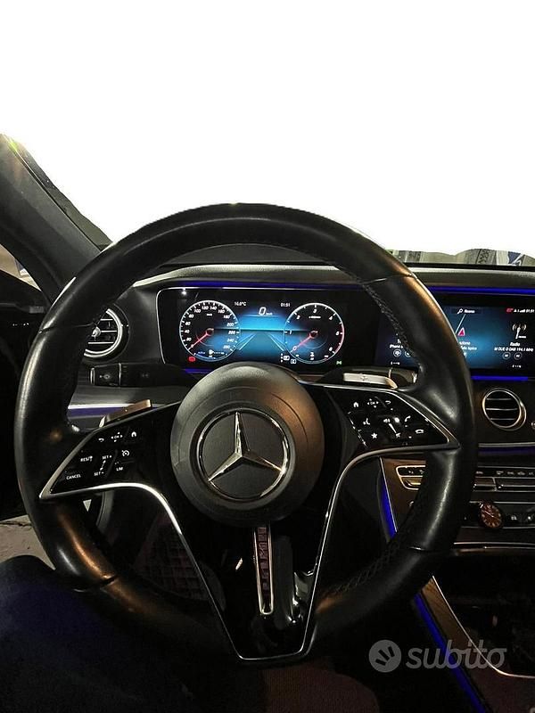 Usata Mercedes E220 Premium Plus 2021 Nero Berlina