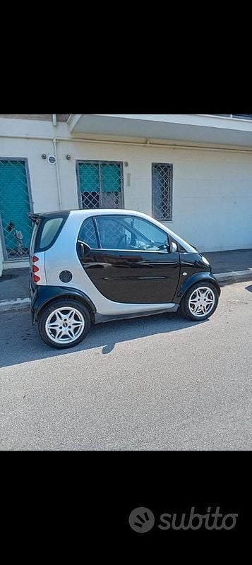 Usata Smart ForTwo Coupé 54 CV (39 kW) 2002 Utilitaria