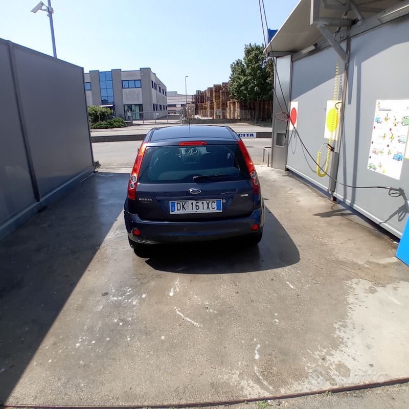 Usata Ford Fiesta 68 CV (50 kW) 2007 Grigio Utilitaria