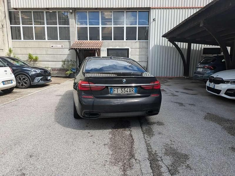 Usata BMW 740 320 CV (235 kW) 2018 Nero Berlina