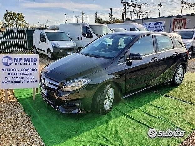 Usata Mercedes B200 136 CV (100 kW) 2017 Nero Utilitaria