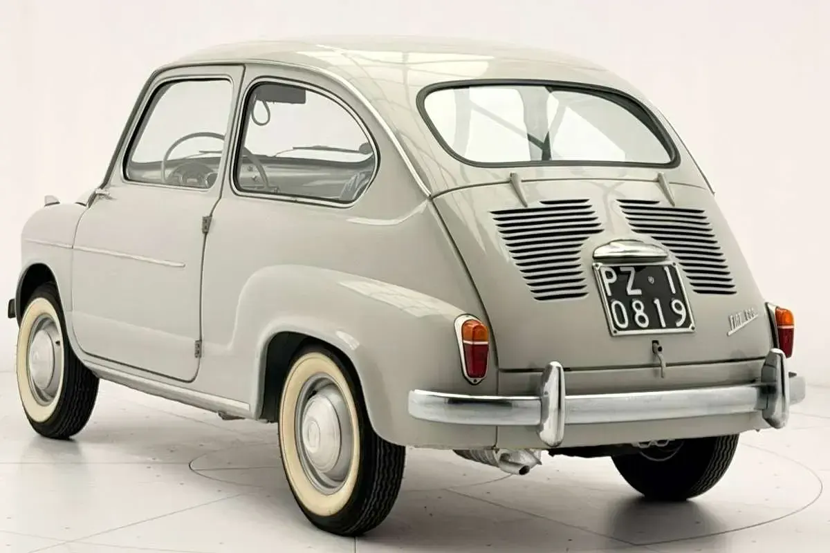 Käytetty Fiat 600 24 HP (17 kW) 1959 Harmaa Coupe - kaksiovinen