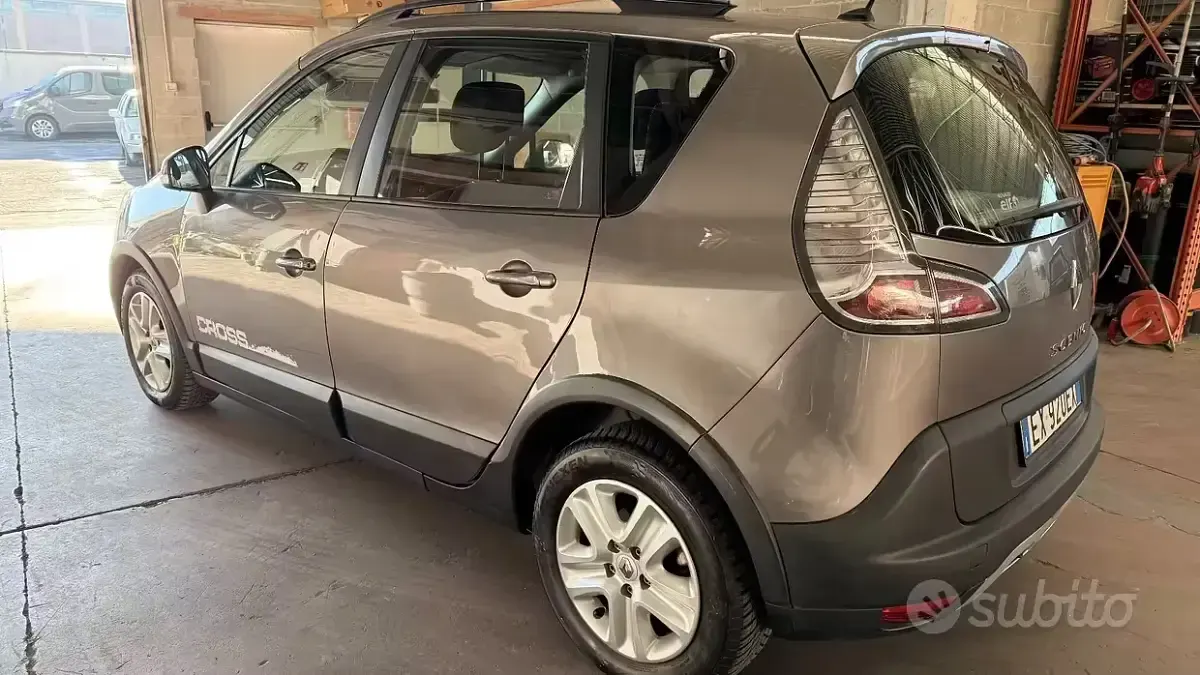 Usata Renault Scénic XMOD 110 CV (80 kW) 2014 Grigio Monovolume