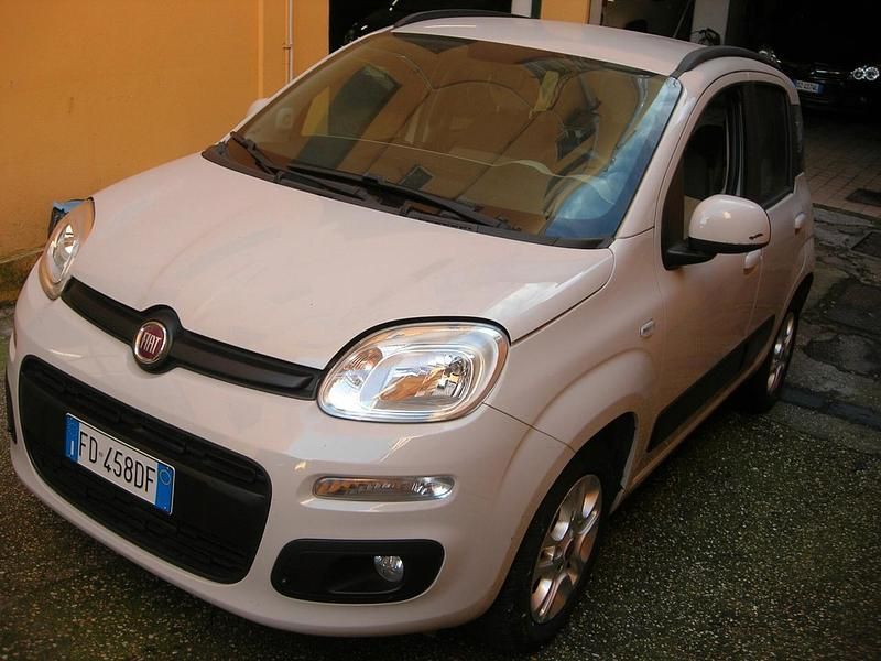 Usata Fiat Panda Lounge 95 CV (69 kW) 2016 Beige Utilitaria