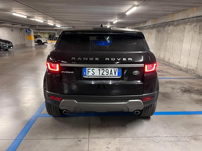 Usata Land Rover Range Rover evoque Pure 150 CV (110 kW) 2018 Nero SUV