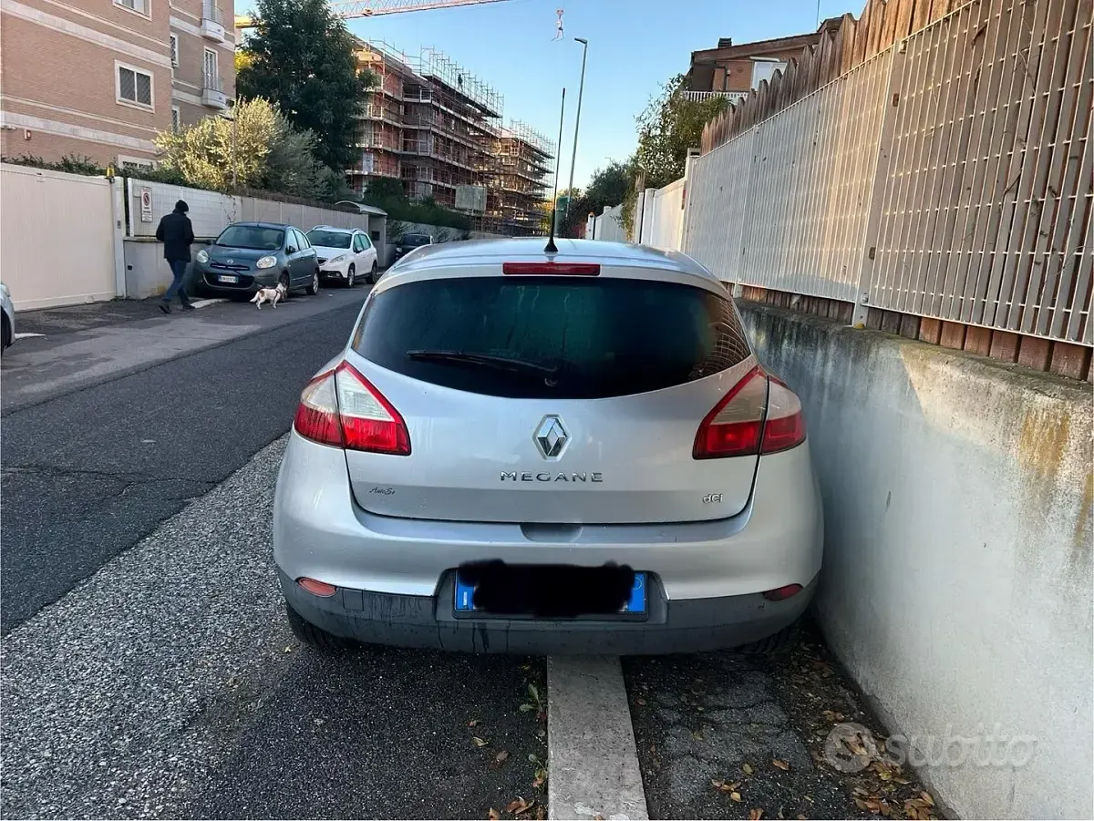 Usata Renault Mégane III 110 CV (80 kW) 2010 Grigio Berlina