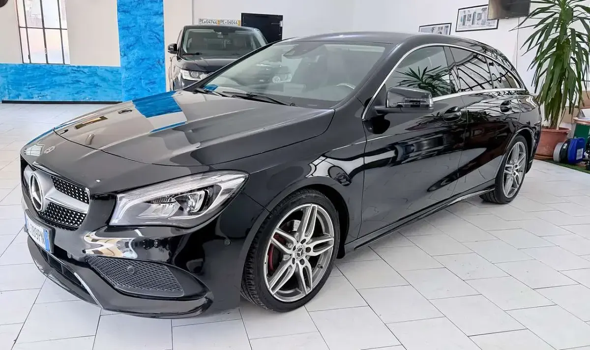 Usata Mercedes CLA200 Shooting Brake Premium 136 CV (100 kW) 2018 Nero Station wagon