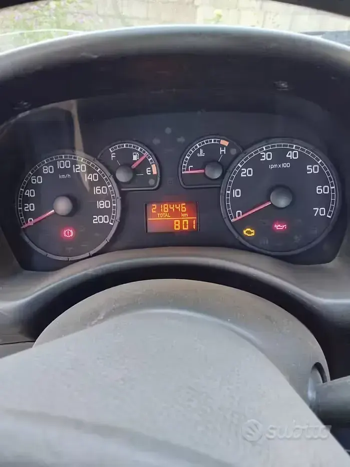 Usata Fiat Punto 60 CV (44 kW) 2003 Grigio Utilitaria