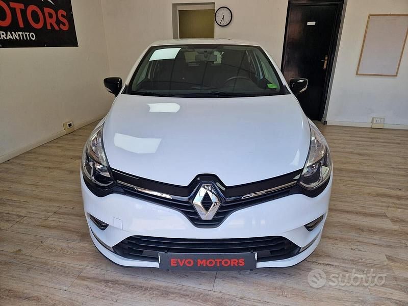 Käytetty Renault Clio IV 76 HP (55 kW) 2018 Valkoinen Sedan