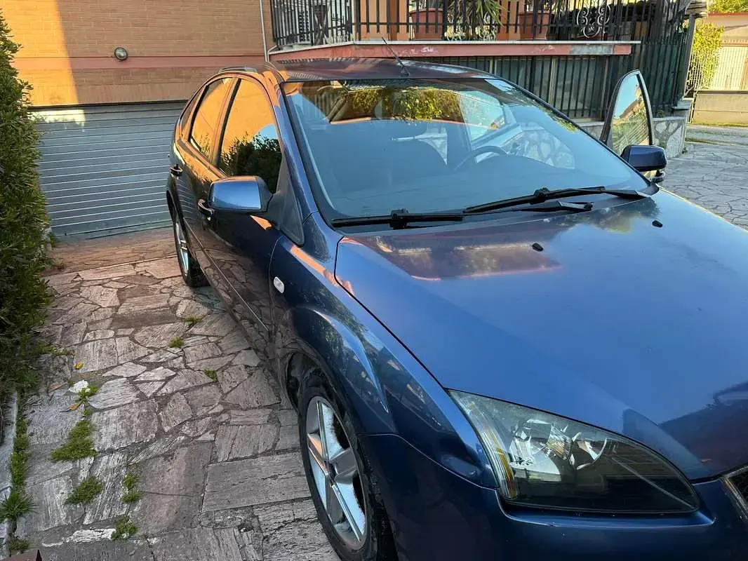 Usata Ford Focus 116 CV (85 kW) 2005 Blu/azzurro Berlina