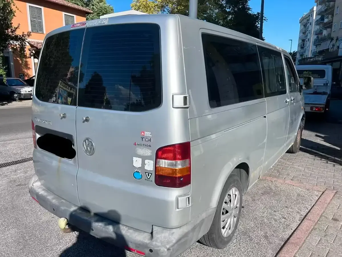 Usata VW Transporter 130 CV (95 kW) 2006 Grigio Furgone