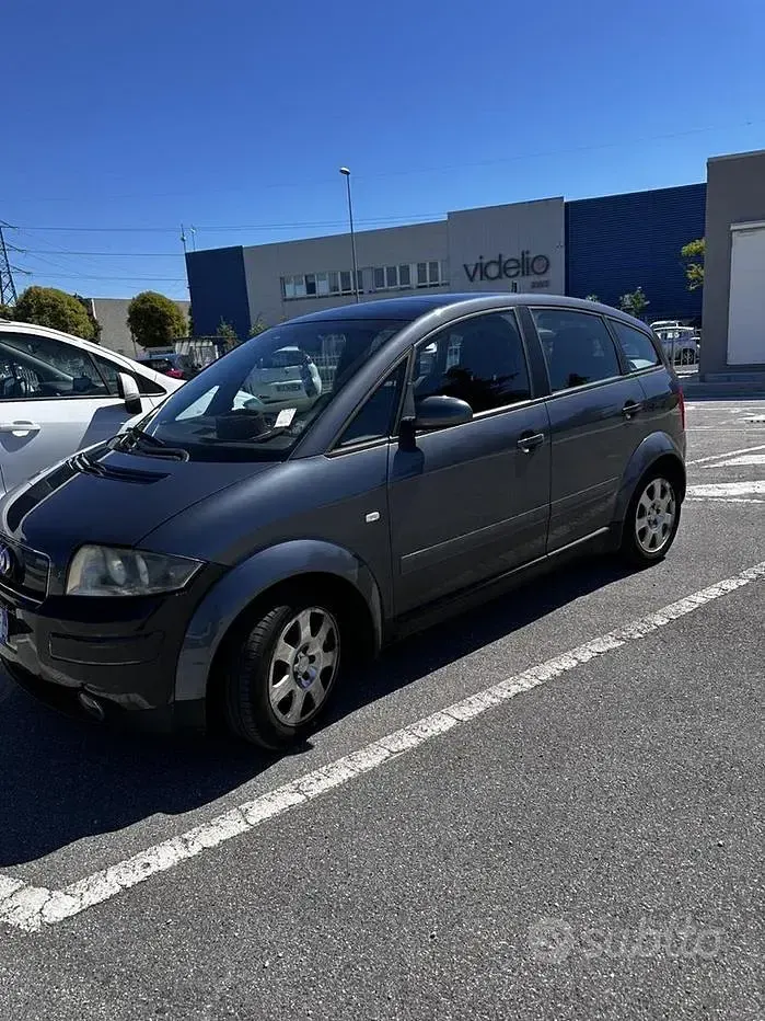 Usata Audi A2 75 CV (55 kW) 2003 Grigio Utilitaria