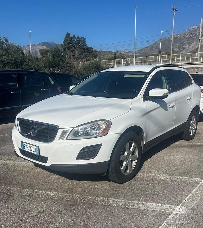 Usata Volvo XC60 Kinetic 175 CV (128 kW) 2010 Bianco SUV