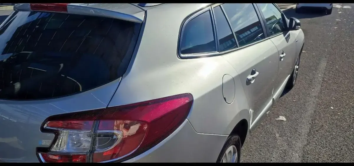 Usata Renault Mégane GrandTour LIMITED 110 CV (80 kW) 2015 Argento Station wagon