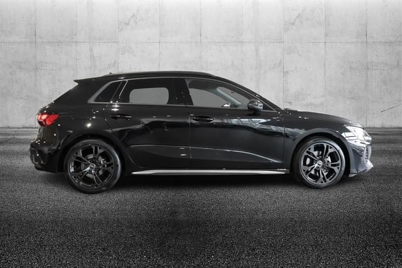 Usata Audi A3 e-tron S-Line 150 CV (110 kW) 2024 Nero metallizzato Utilitaria