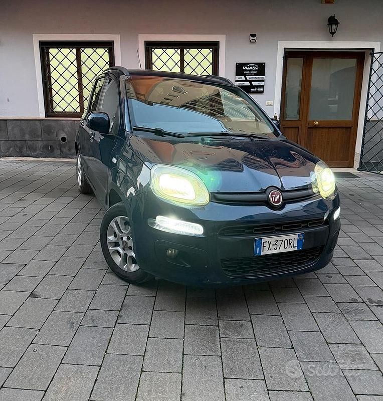 Usata Fiat Panda Lounge 69 CV (50 kW) 2019 Blu Berlina