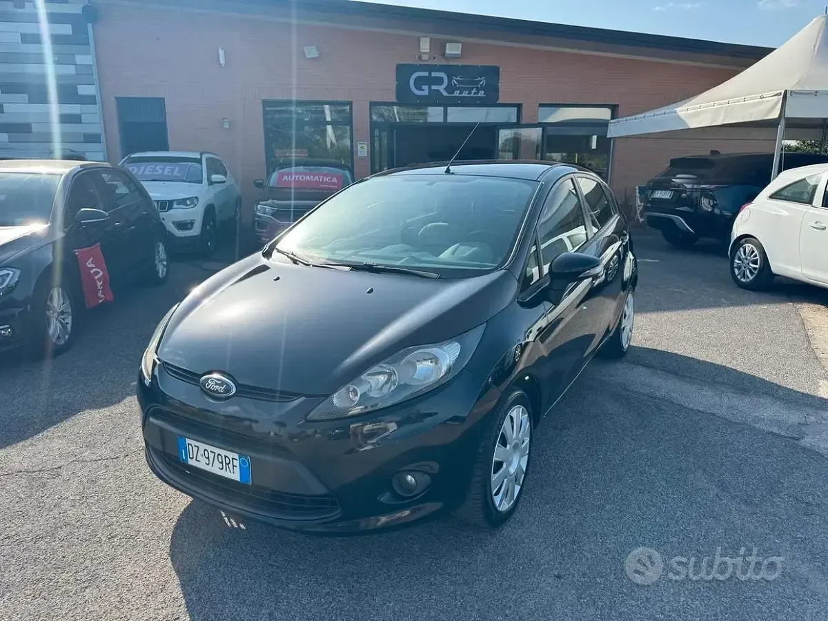 Usata Ford Fiesta 97 CV (71 kW) 2010 Nero Berlina