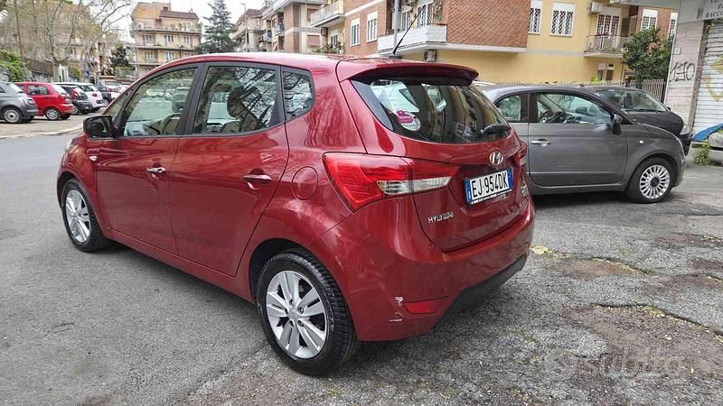 Usata Hyundai ix20 Comfort 90 CV (66 kW) 2011 Bordeaux Utilitaria