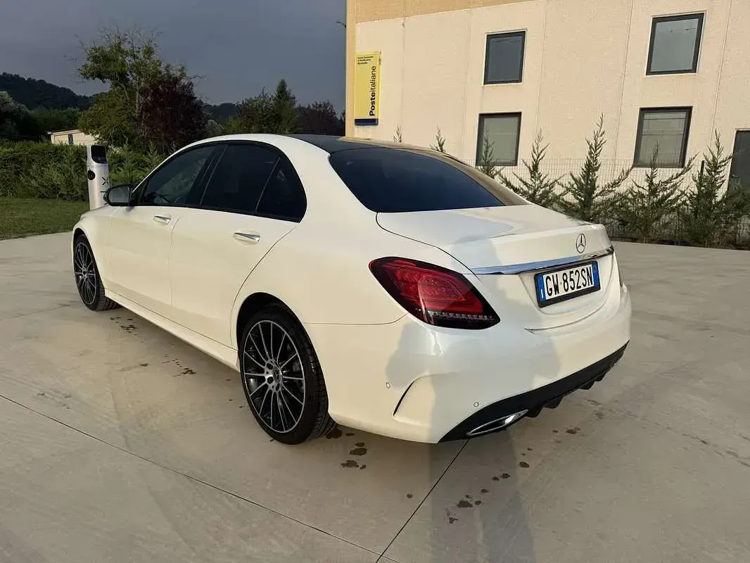 Usata Mercedes C220 AMG 194 CV (142 kW) 2019 Bianco Berlina