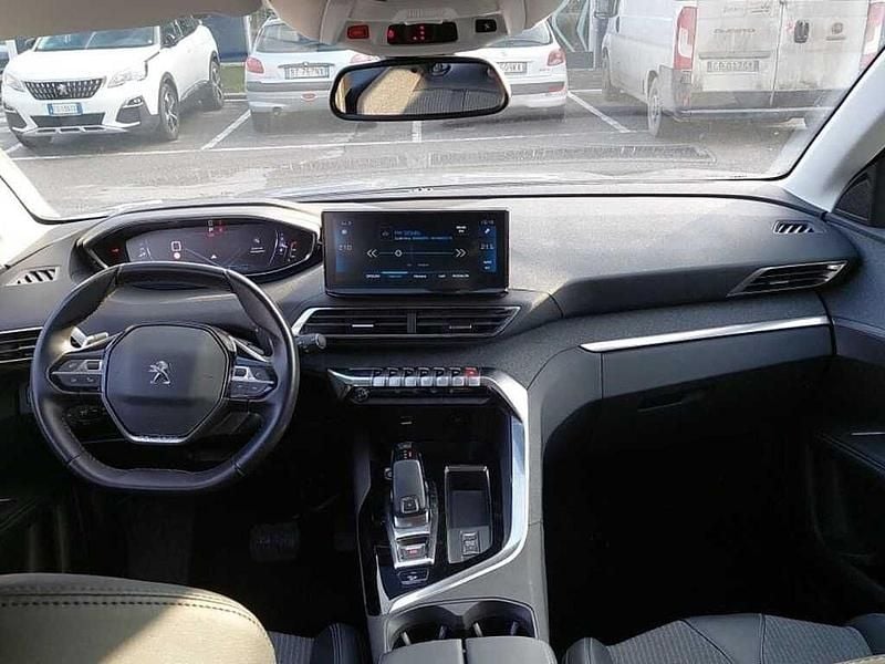 Usata Peugeot 3008 Allure 131 CV (96 kW) 2022 Argento SUV