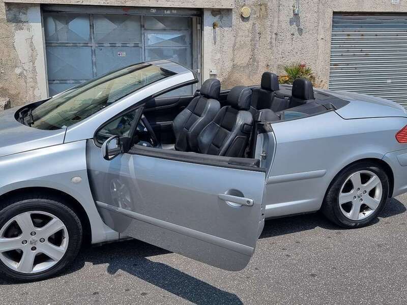 Grigio Usata 2004 Peugeot 307 CC Cabrio | 2500 € (Buon prezzo) - Immagine 1/4