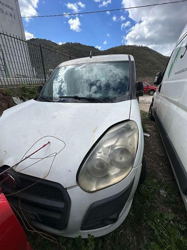 Usata Fiat Doblò 84 CV (61 kW) 2012 Bianco Monovolume