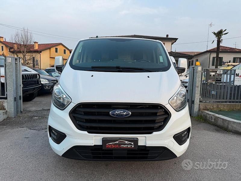 Occasion Ford Transit Custom Titanium 131 ch (96 kW) 2021 Blanc Berline
