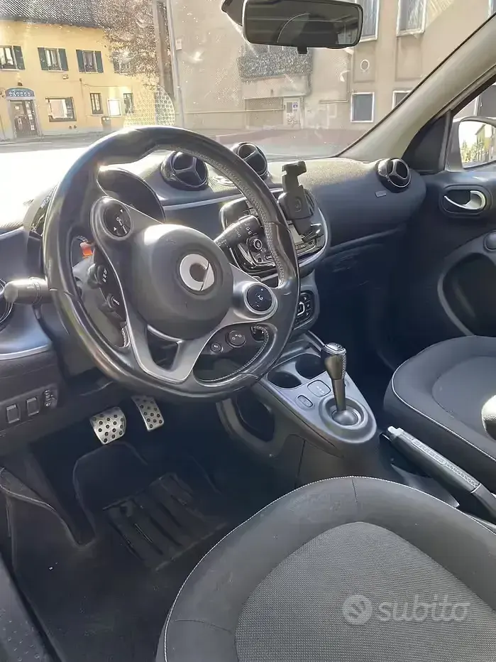 Usata Smart ForFour 90 CV (66 kW) 2017 Bianco Utilitaria