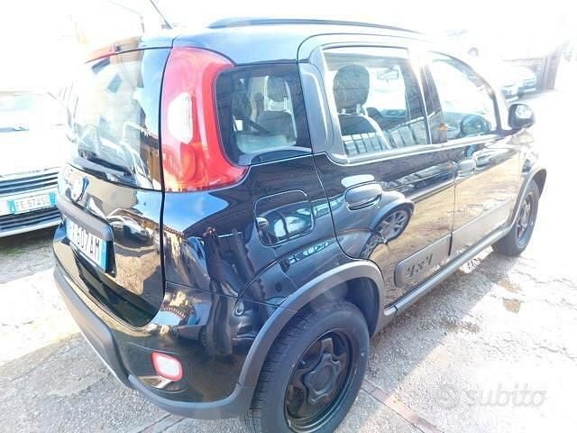 Usata Fiat Panda 4x4 S 84 CV (61 kW) 2019 Nero Utilitaria