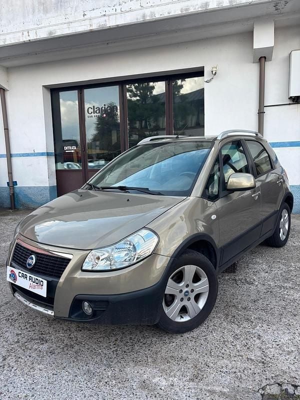 Usata Fiat Sedici Dynamic 107 CV (78 kW) 2007 Oro SUV