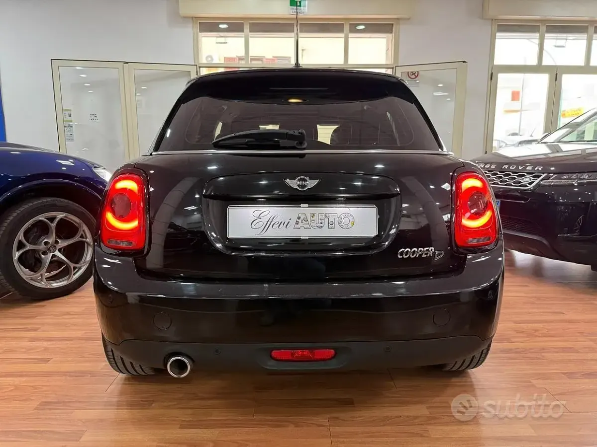 Usata Mini Cooper D 116 CV (85 kW) 2018 Blu Utilitaria