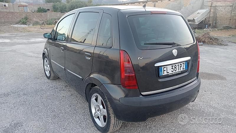Usata Lancia Musa 2004 Nero Monovolume