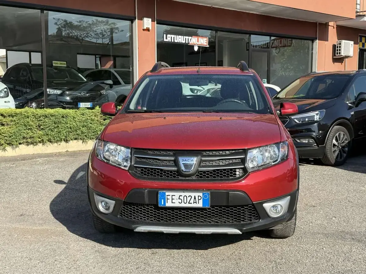 Usata Dacia Sandero Prestige 90 CV (66 kW) 2016 Arancione Berlina