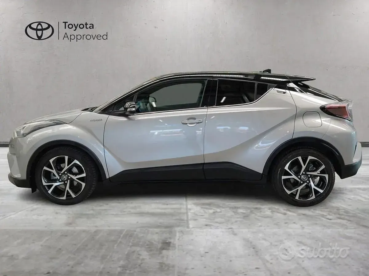 Usata Toyota C-HR Lounge 122 CV (89 kW) 2017 Grigio SUV