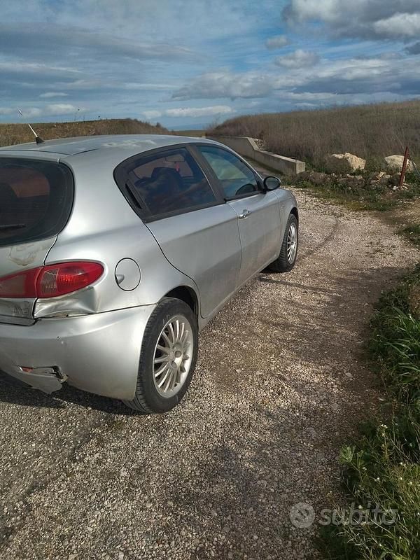 Usata Alfa Romeo 147 2005 Utilitaria