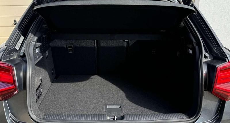 Usata Audi Q2 Ambiente 150 CV (110 kW) 2020 Grigio SUV