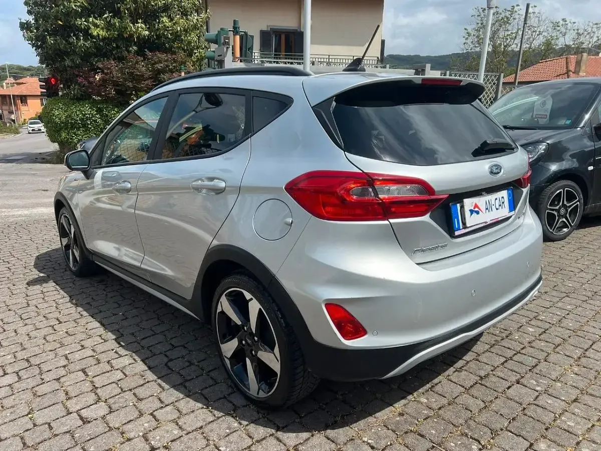 Usata Ford Fiesta Active 125 CV (91 kW) 2021 Giallo Utilitaria
